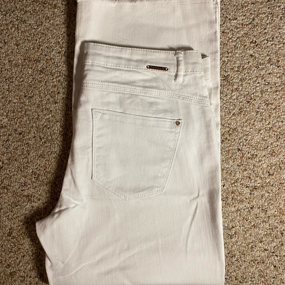 New without tags capris - Picture 2 of 8